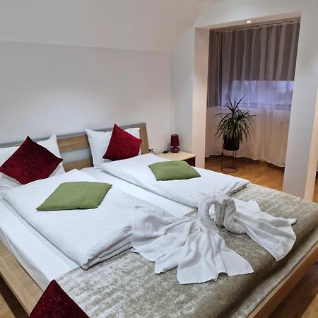 סיביו Mary Apartment מראה חיצוני תמונה